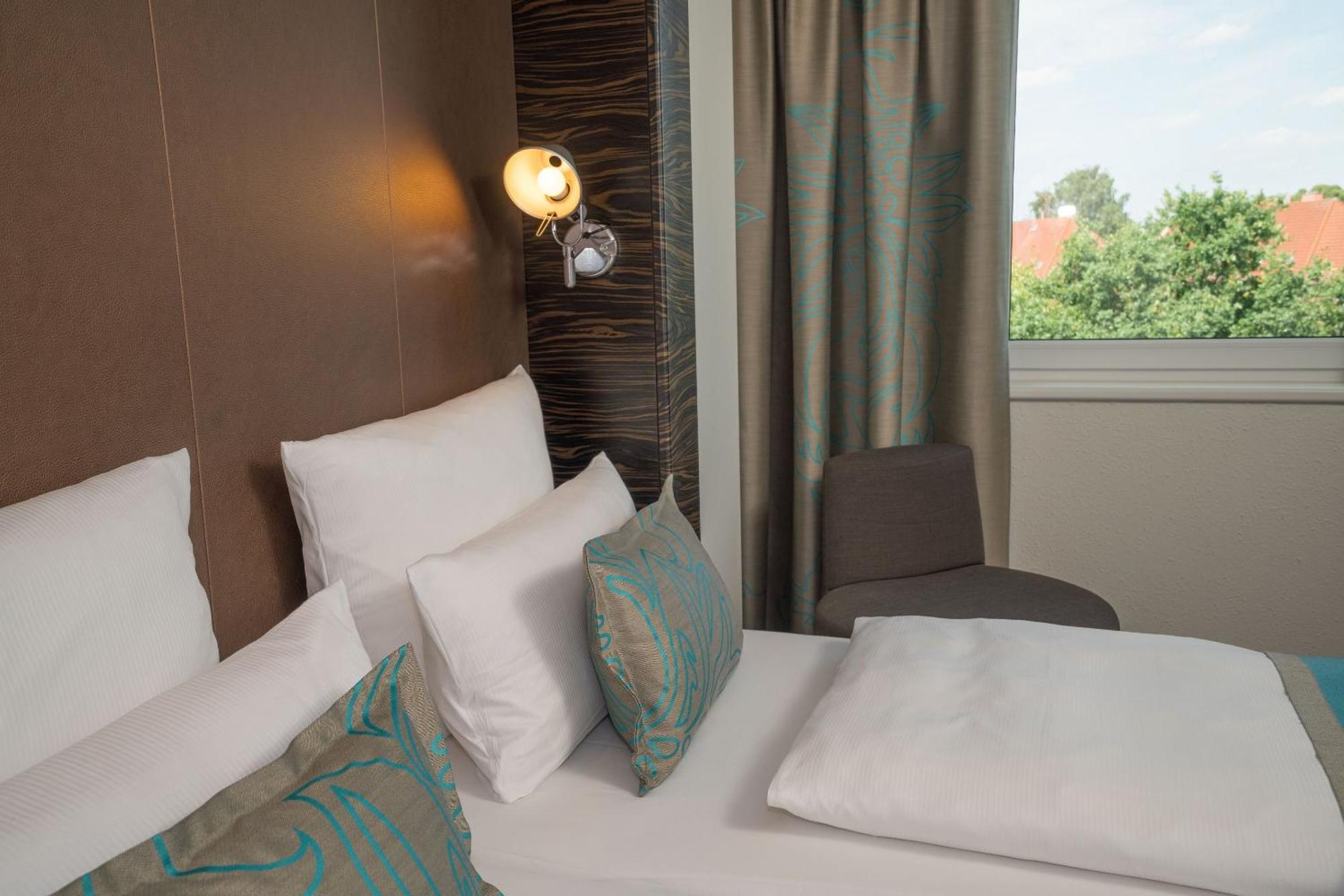 Motel One Hamburg Airport Exterior photo