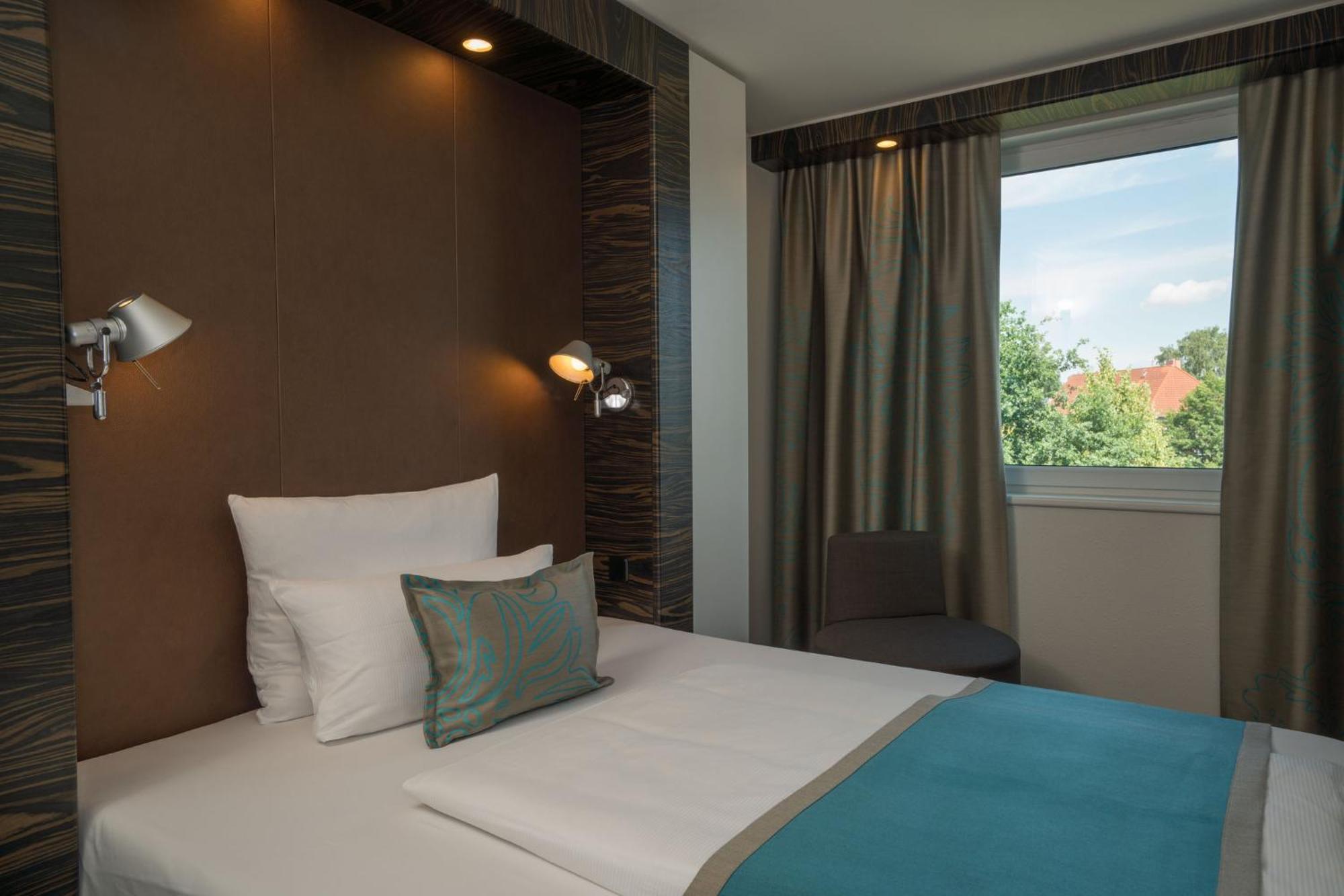 Motel One Hamburg Airport Exterior photo