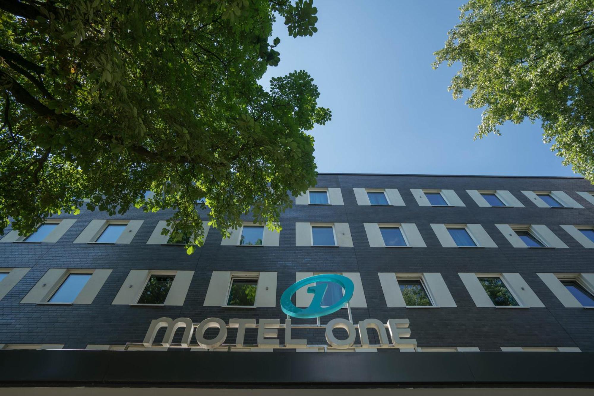 Motel One Hamburg Airport Exterior photo