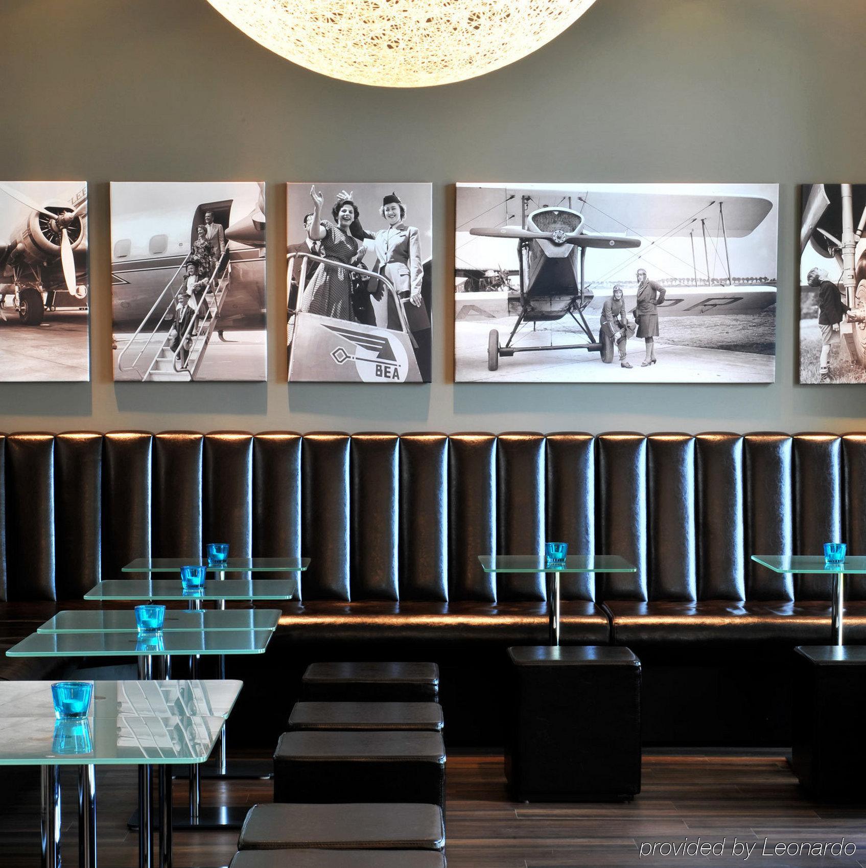 Motel One Hamburg Airport Restaurant photo